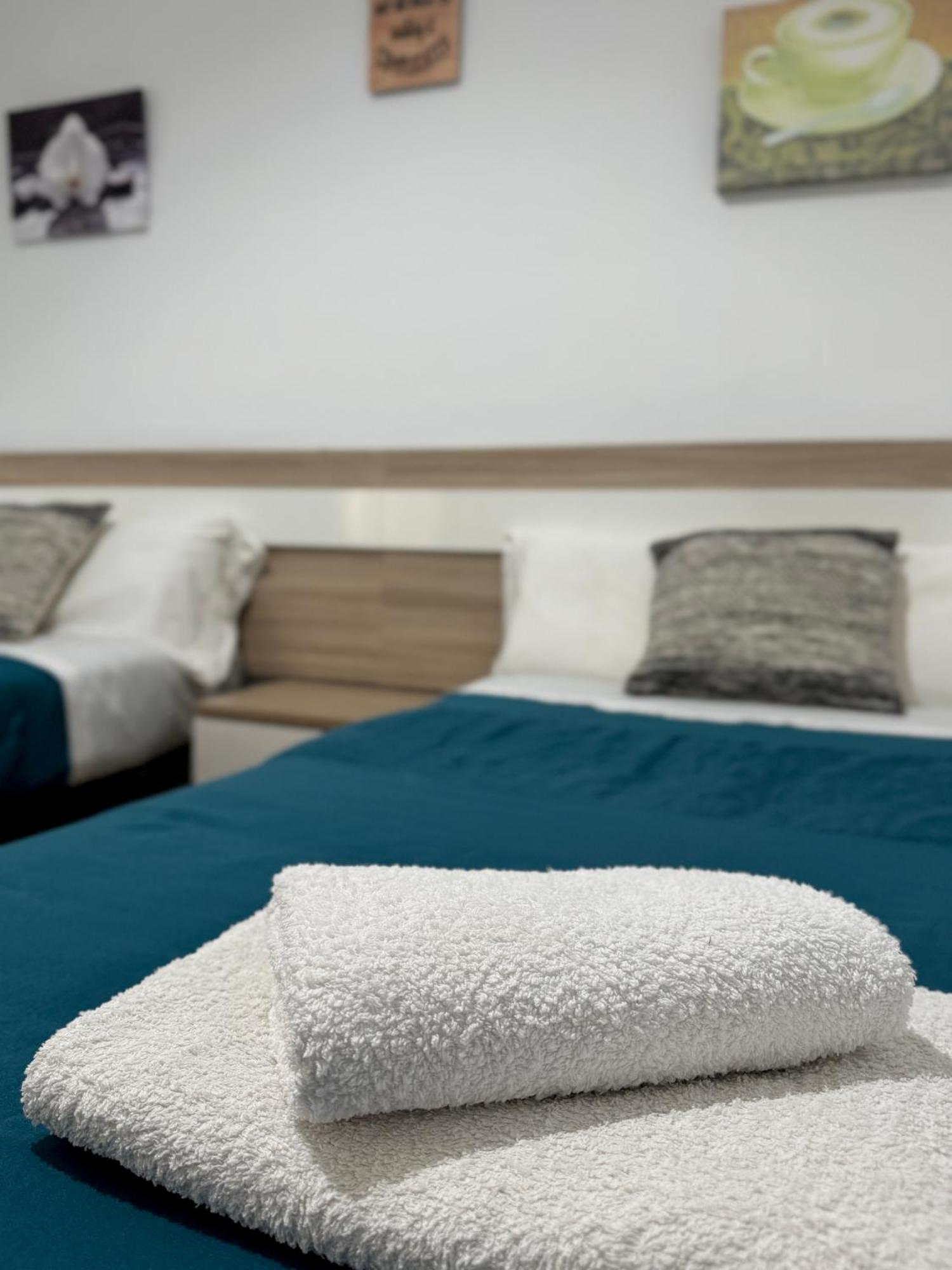 Apartamento Centrico Puente Romano Cordoba Exterior photo